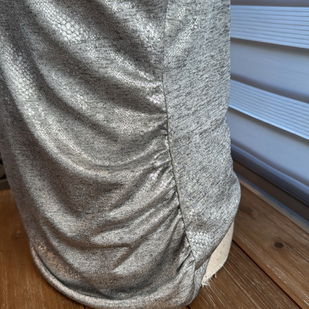 Calvin Klein Women’s Sleeveless Silver Metallic Top, buttons on shoulders size L - Picture 3 of 8